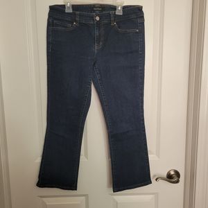 White House Black Market  cropped flare SIZE 6 BLANC